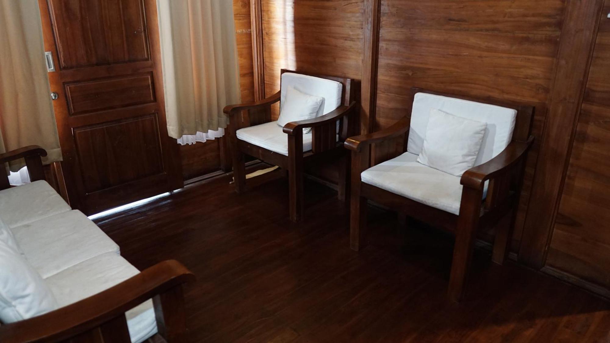 Grand Raka Homestay Lovina  Exterior photo